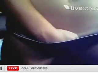 Seksi gadis hidup menunjukkan di livestream