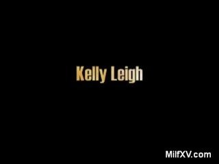 Experienced Older MILF Kelly Leigh