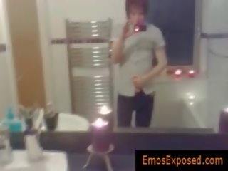 Emo redthis chabad abspritzen seine ladestock im tthis chab spiegel von emosexposed