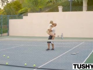 Cachonda caliente joder con la tenis trainer