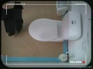 Überraschung auf die toilette