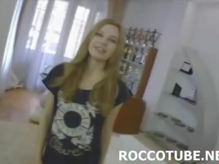 Seksikas noor ladys armas panemine koos rocco seks