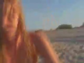Ivana fukalot dare pompino su il spiaggia