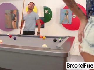 布鲁克 播放 迷人 billiards 同 vans 球: 自由 成人 夹 39