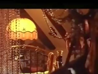 Keyhole 1975: falas filming e pisët film video 75