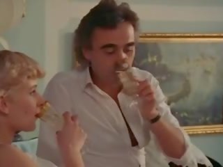 Parfums De Lingeries Intimes 1981 (Threesome mfm scene)