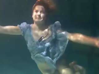 Marvellous underwater ung lady ni havent seen än är alla för ni