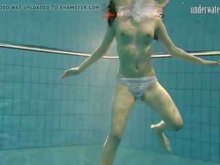 Tonårs förlorar henne trosor underwater, fria vuxen filma f5