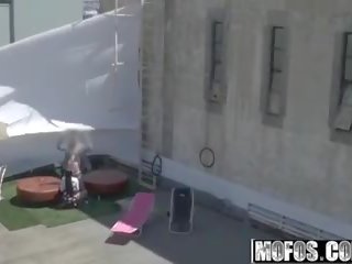 Kruk bay - pieprzenie kruk na the roof - drone myśliwy.
