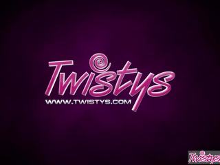 Twistys - büyük doğal meme özgürlük starring en fixing olanlar bronzlaşmak.