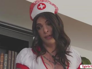 Wytatuowany pielęgniarka shemale chelsea marie misjonarz analny seks film